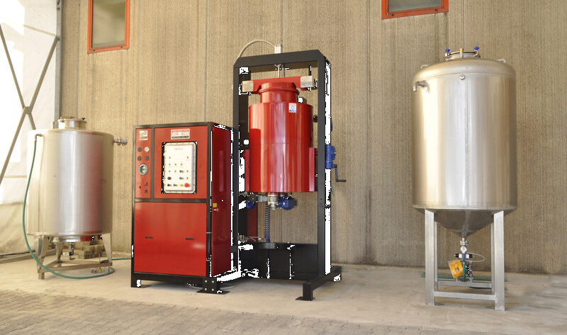 Serie Industrial — distillatore solventi 200–2200 L